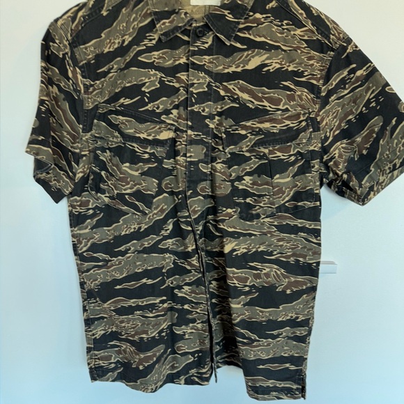 Taylor Stitch The Jungle Shirt in Tiger Camo Button Down Short Sleeve Top M 40 - Picture 2 of 6